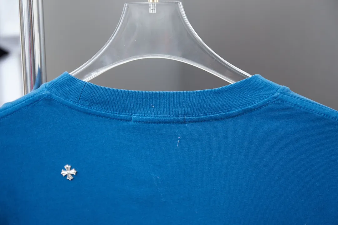 🅿️240 Chrome Hearte 25SS early spring new style Chrome Hearte short-sleeved hardware, light luxury, essential item for daily commuting for men and women, correct version, welcome to compare, detailed features · 280g 100% pure cotton double yarn jersey fabric · Custom dyeing in the same vat, special thickened 32 pieces double-strand 1X1 thread · Artificial hand arrangement of hardware positions + high temperature hot pressing. Ready-made garments are dyed. Then do the faded fried snowflake process, then wash with water to make it look old. General washing to improve the effect · Double-needle stitching across seams · Original main mark, washed tag, branded moisture-proof paper packaging Color: black/pink/blue Size: S/M/L/XL